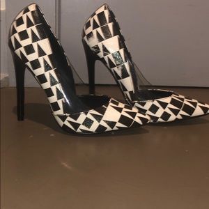 Women’s Steve Madden Heels Black and White
